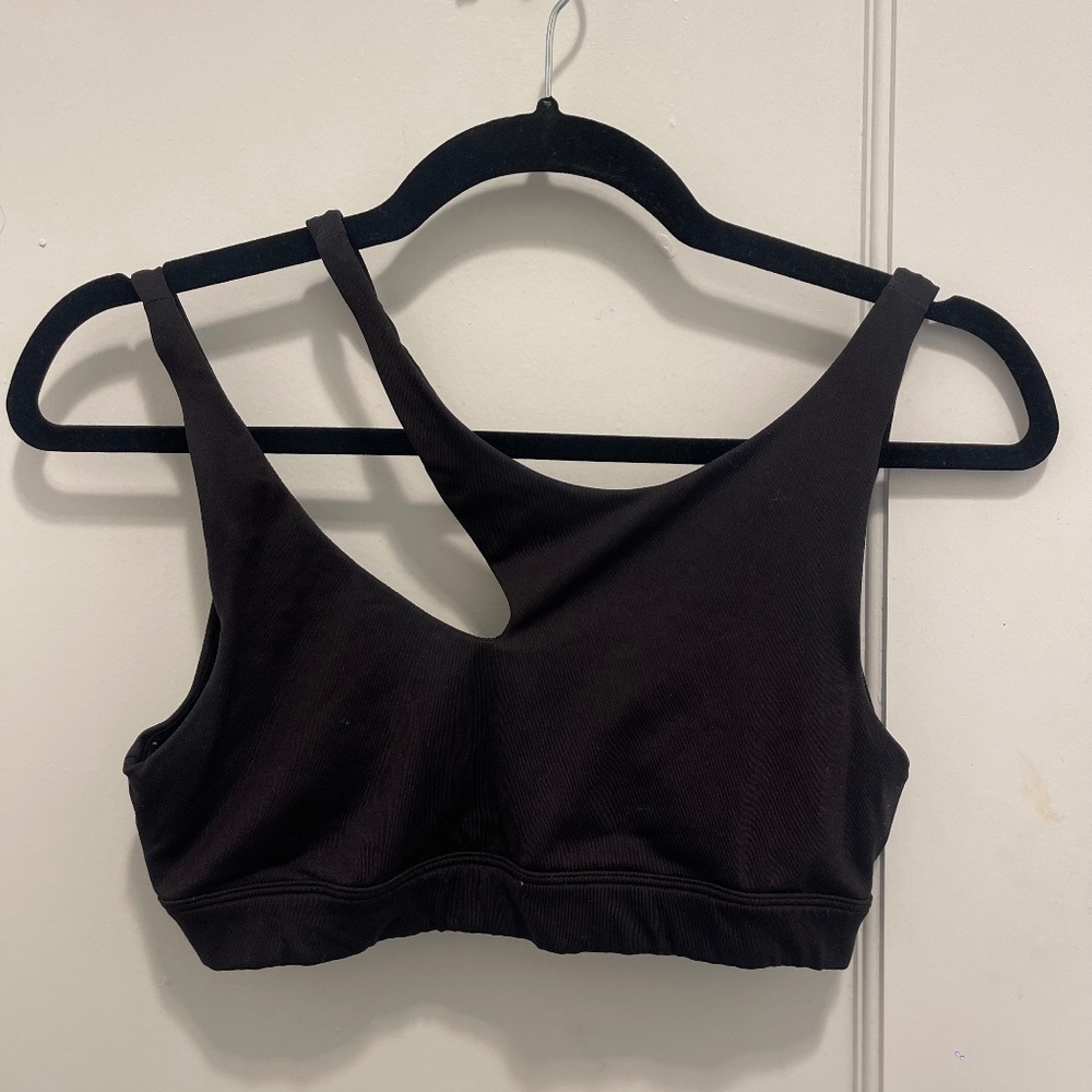 ALO yoga sports bra